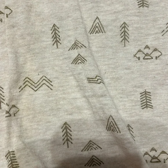 A patterned shirt from Target. Great condition - Picture 3 of 3